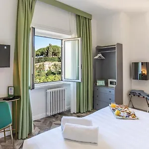 Hotel Bloom, Rome
